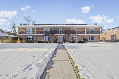 Tiny photo for 4025 Sherwood Forest Manor Road #Apt 4, Toledo, OH 43623 (MLS # 10001785)