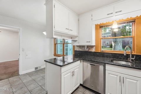 Tiny photo for 3475 Kenwood Boulevard, Toledo, OH 43606 (MLS # 10014297)