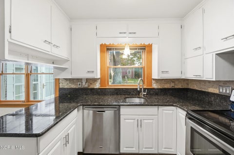 Tiny photo for 3475 Kenwood Boulevard, Toledo, OH 43606 (MLS # 10014297)