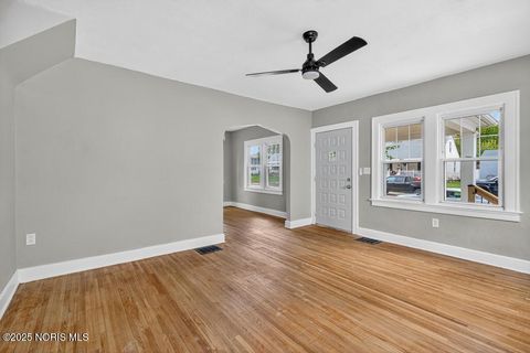 Tiny photo for 5848 Acoma Drive, Toledo, OH 43623 (MLS # 10000657)