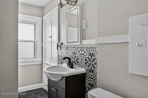 Tiny photo for 5848 Acoma Drive, Toledo, OH 43623 (MLS # 10000657)