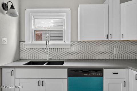 Tiny photo for 5848 Acoma Drive, Toledo, OH 43623 (MLS # 10000657)