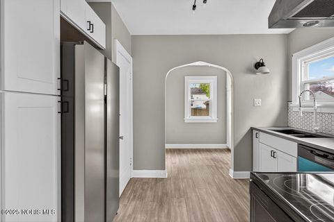 Tiny photo for 5848 Acoma Drive, Toledo, OH 43623 (MLS # 10000657)