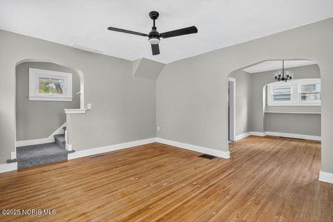 Tiny photo for 5848 Acoma Drive, Toledo, OH 43623 (MLS # 10000657)