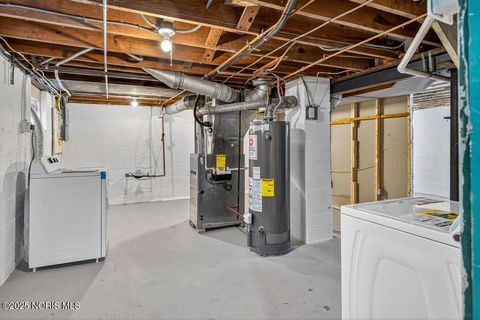 Tiny photo for 5848 Acoma Drive, Toledo, OH 43623 (MLS # 10000657)