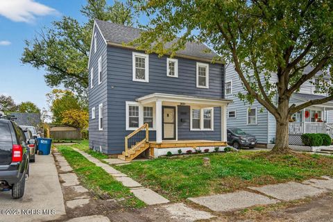 Photo of 5848 Acoma Drive, Toledo, OH 43623 (MLS # 10000657) Photo of 5848 Acoma Drive, Toledo, OH 43623 (MLS # 10000657)