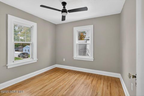 Tiny photo for 5848 Acoma Drive, Toledo, OH 43623 (MLS # 10000657)