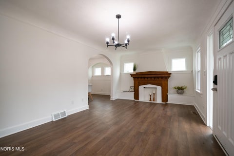 Tiny photo for 1260 Craigwood Road, Toledo, OH 43612 (MLS # 10013127)