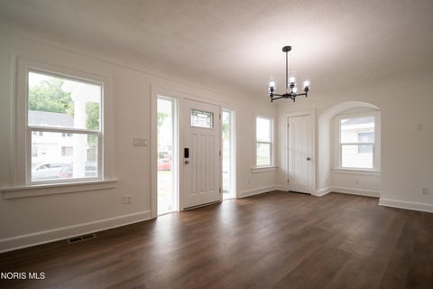 Tiny photo for 1260 Craigwood Road, Toledo, OH 43612 (MLS # 10013127)