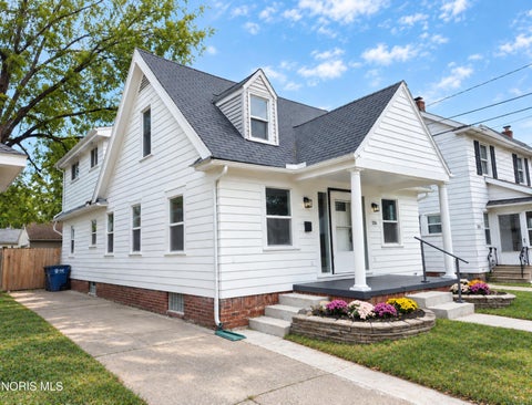 Photo of 1260 Craigwood Road, Toledo, OH 43612 (MLS # 10013127)