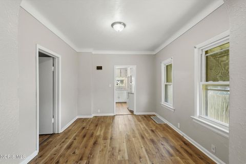Tiny photo for 113 E Hudson Street, Toledo, OH 43608 (MLS # 10007396)