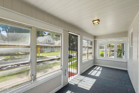 Tiny photo for 113 E Hudson Street, Toledo, OH 43608 (MLS # 10007396)