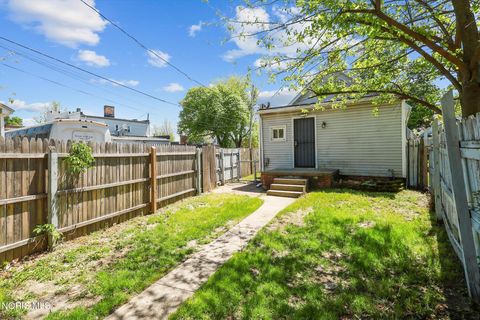 Tiny photo for 113 E Hudson Street, Toledo, OH 43608 (MLS # 10007396)