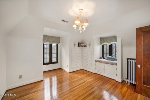 Tiny photo for 2157 Shenandoah Road, Toledo, OH 43607 (MLS # 10008679)