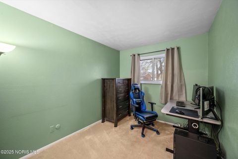 Tiny photo for 2338 Brookridge Drive, Toledo, OH 43613 (MLS # 10002609)