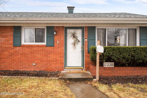 Tiny photo for 2338 Brookridge Drive, Toledo, OH 43613 (MLS # 10002609)