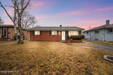 Photo of 2338 Brookridge Drive, Toledo, OH 43613 (MLS # 10002609)