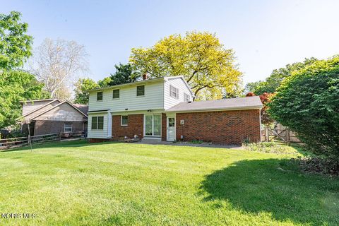 Tiny photo for 2012 Belvedere Drive, Toledo, OH 43614 (MLS # 10007971)