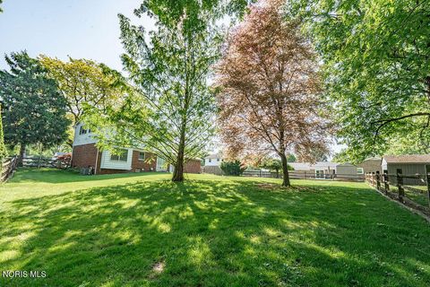 Tiny photo for 2012 Belvedere Drive, Toledo, OH 43614 (MLS # 10007971)