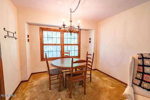 Tiny photo for 2012 Belvedere Drive, Toledo, OH 43614 (MLS # 10007971)