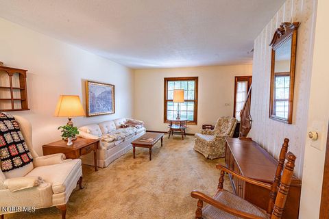 Tiny photo for 2012 Belvedere Drive, Toledo, OH 43614 (MLS # 10007971)