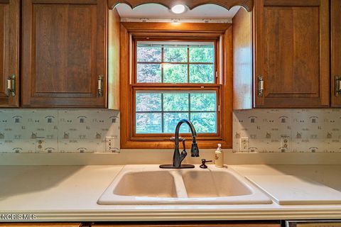 Tiny photo for 2012 Belvedere Drive, Toledo, OH 43614 (MLS # 10007971)