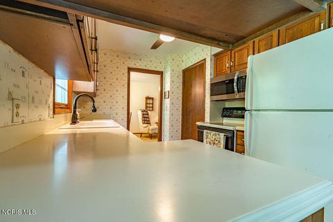Tiny photo for 2012 Belvedere Drive, Toledo, OH 43614 (MLS # 10007971)