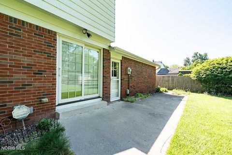 Tiny photo for 2012 Belvedere Drive, Toledo, OH 43614 (MLS # 10007971)