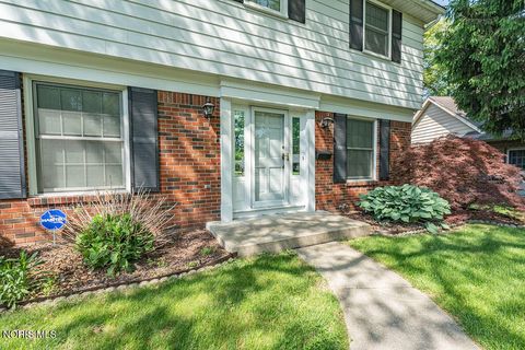 Tiny photo for 2012 Belvedere Drive, Toledo, OH 43614 (MLS # 10007971)