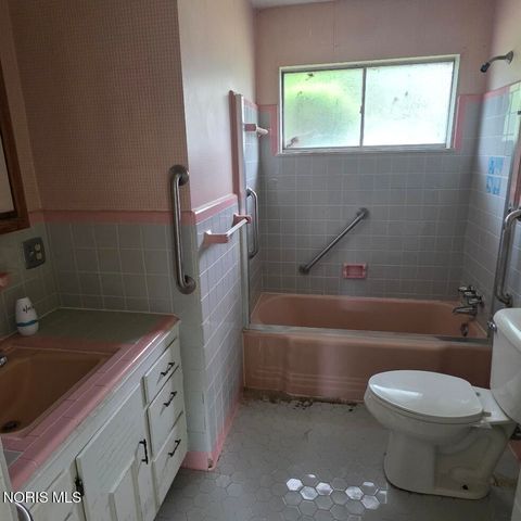 Tiny photo for 3149 Radford Drive, Toledo, OH 43614 (MLS # 10010595)