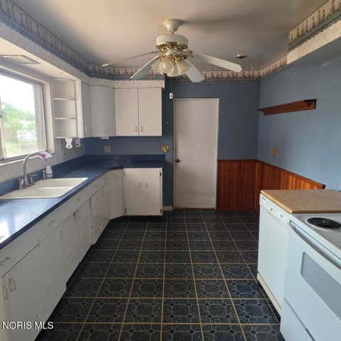 Tiny photo for 3149 Radford Drive, Toledo, OH 43614 (MLS # 10010595)