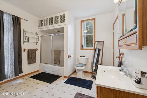 Tiny photo for 213 Cherry Street, Findlay, OH 45840 (MLS # 10001770)