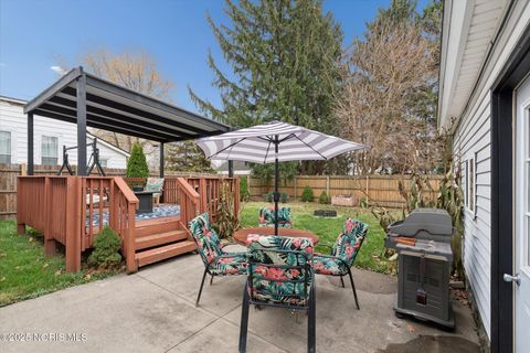 Tiny photo for 213 Cherry Street, Findlay, OH 45840 (MLS # 10001770)