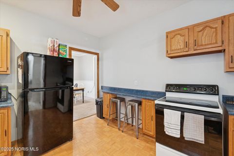 Tiny photo for 213 Cherry Street, Findlay, OH 45840 (MLS # 10001770)