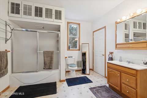 Tiny photo for 213 Cherry Street, Findlay, OH 45840 (MLS # 10001770)