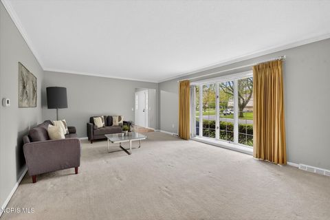 Tiny photo for 7839 Hedingham Road, Sylvania, OH 43560 (MLS # 10007114)