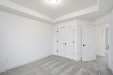 Tiny photo for 11 Hawthorne Crossing Xing, Perrysburg, OH 43551 (MLS # 10005677)