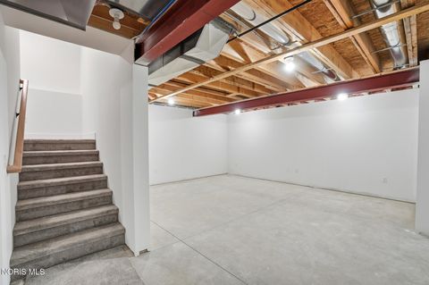 Tiny photo for 11 Hawthorne Crossing Xing, Perrysburg, OH 43551 (MLS # 10005677)