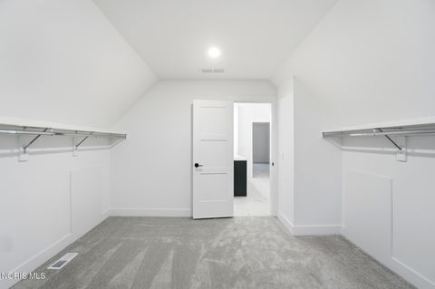 Tiny photo for 11 Hawthorne Crossing Xing, Perrysburg, OH 43551 (MLS # 10005677)