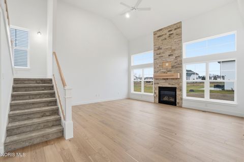 Tiny photo for 11 Hawthorne Crossing Xing, Perrysburg, OH 43551 (MLS # 10005677)