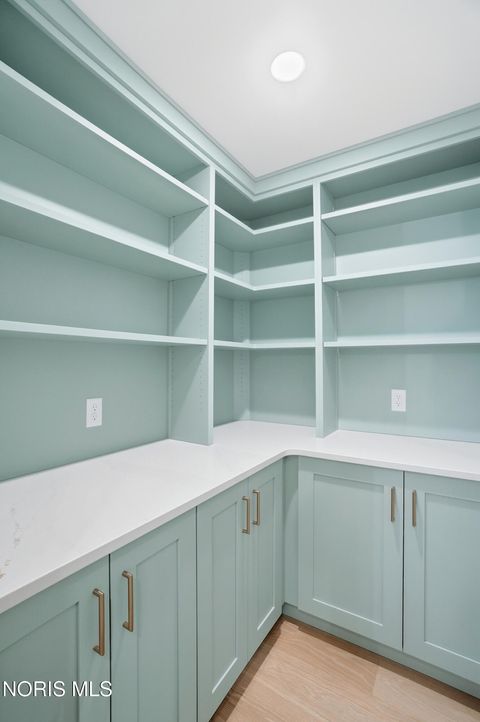 Tiny photo for 11 Hawthorne Crossing Xing, Perrysburg, OH 43551 (MLS # 10005677)