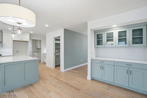 Tiny photo for 11 Hawthorne Crossing Xing, Perrysburg, OH 43551 (MLS # 10005677)