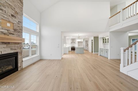 Tiny photo for 11 Hawthorne Crossing Xing, Perrysburg, OH 43551 (MLS # 10005677)