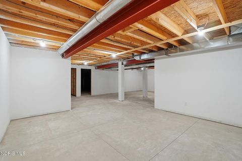 Tiny photo for 11 Hawthorne Crossing Xing, Perrysburg, OH 43551 (MLS # 10005677)