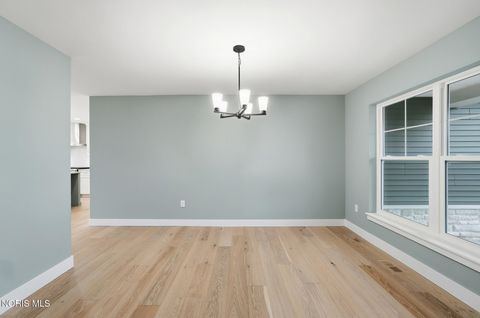 Tiny photo for 11 Hawthorne Crossing Xing, Perrysburg, OH 43551 (MLS # 10005677)