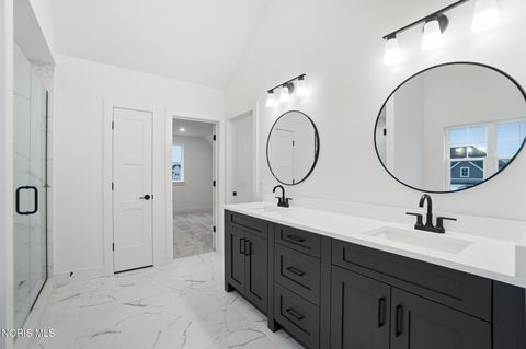 Tiny photo for 11 Hawthorne Crossing Xing, Perrysburg, OH 43551 (MLS # 10005677)