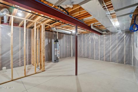 Tiny photo for 11 Hawthorne Crossing Xing, Perrysburg, OH 43551 (MLS # 10005677)