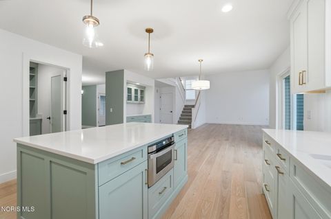 Tiny photo for 11 Hawthorne Crossing Xing, Perrysburg, OH 43551 (MLS # 10005677)