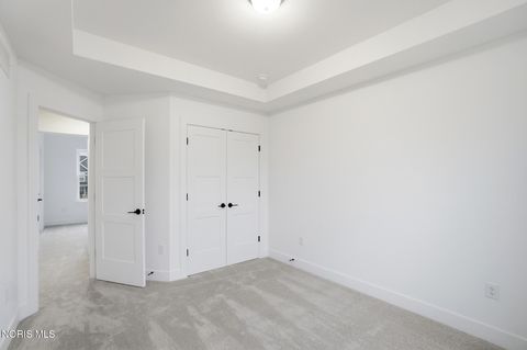 Tiny photo for 11 Hawthorne Crossing Xing, Perrysburg, OH 43551 (MLS # 10005677)