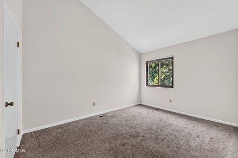 Tiny photo for 2540 W Village Drive, Toledo, OH 43614 (MLS # 10010660)